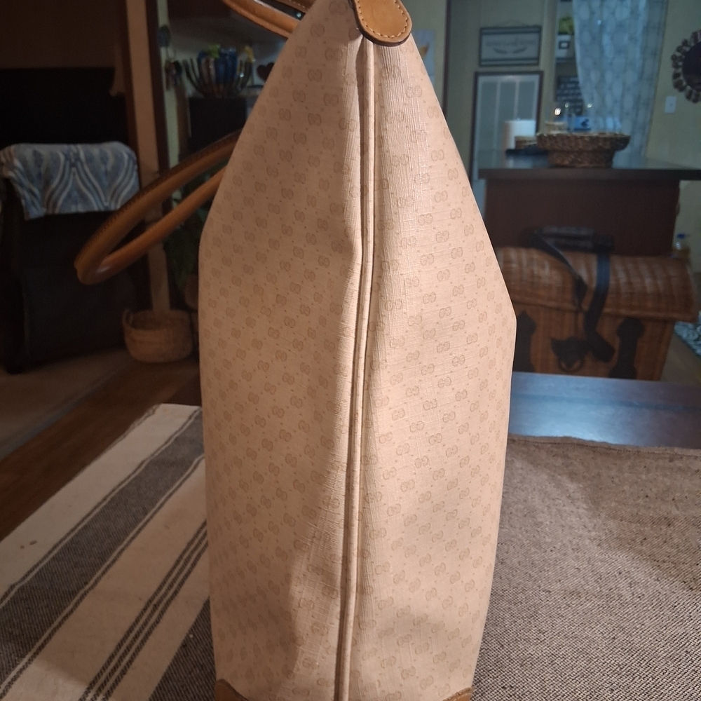 Elegant Cream Tote Bag - Picture 3 of 16